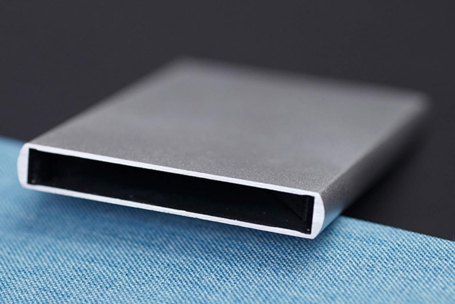 USL Black & Silver Automatic RFID Pop Up Slim Aluminium Debit/Credit/ATM Slots 6 Card Holder